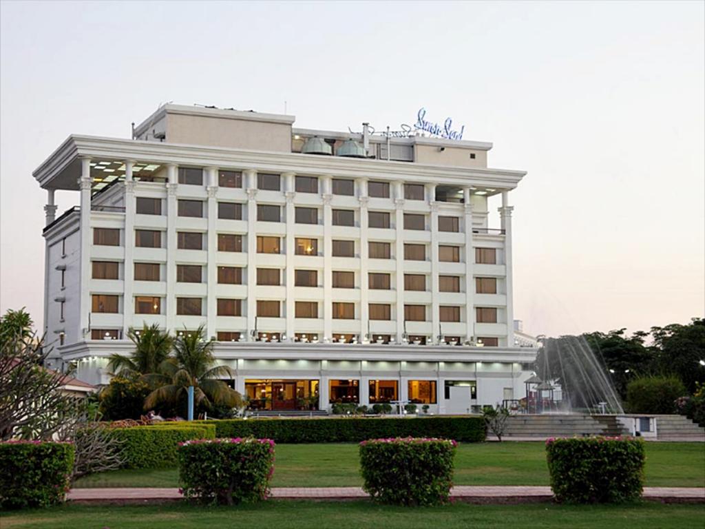 Sun & Sands Hotel